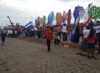 Plaza relativamente vacía en conmemoración de Revolución Popular Sandinista