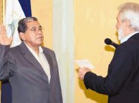 Canciller de Nicaragua en Panamá con serias amenazas de ser expulsado si no entrega inmueble