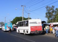 Buses escasos hoy 19 de Julio