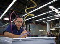 Una adecuada iluminación reduce huella de carbono, mejora productividad y ahorra energía