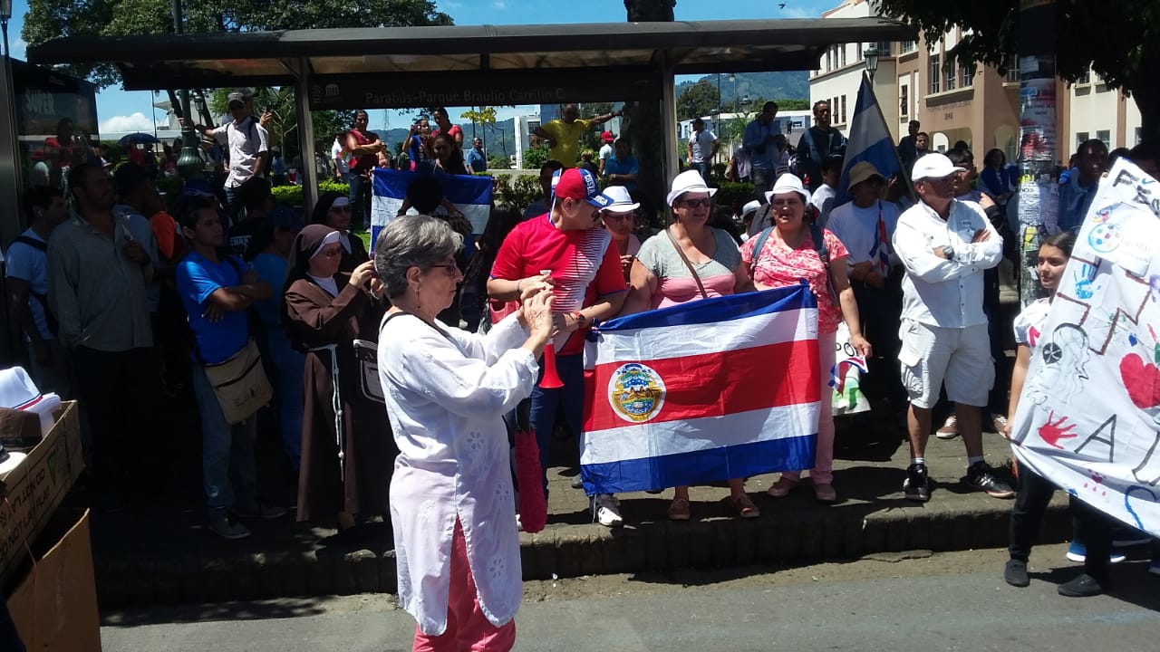 IMÁGENES Exitosa marcha contra la Xenofobia en Costa Rica