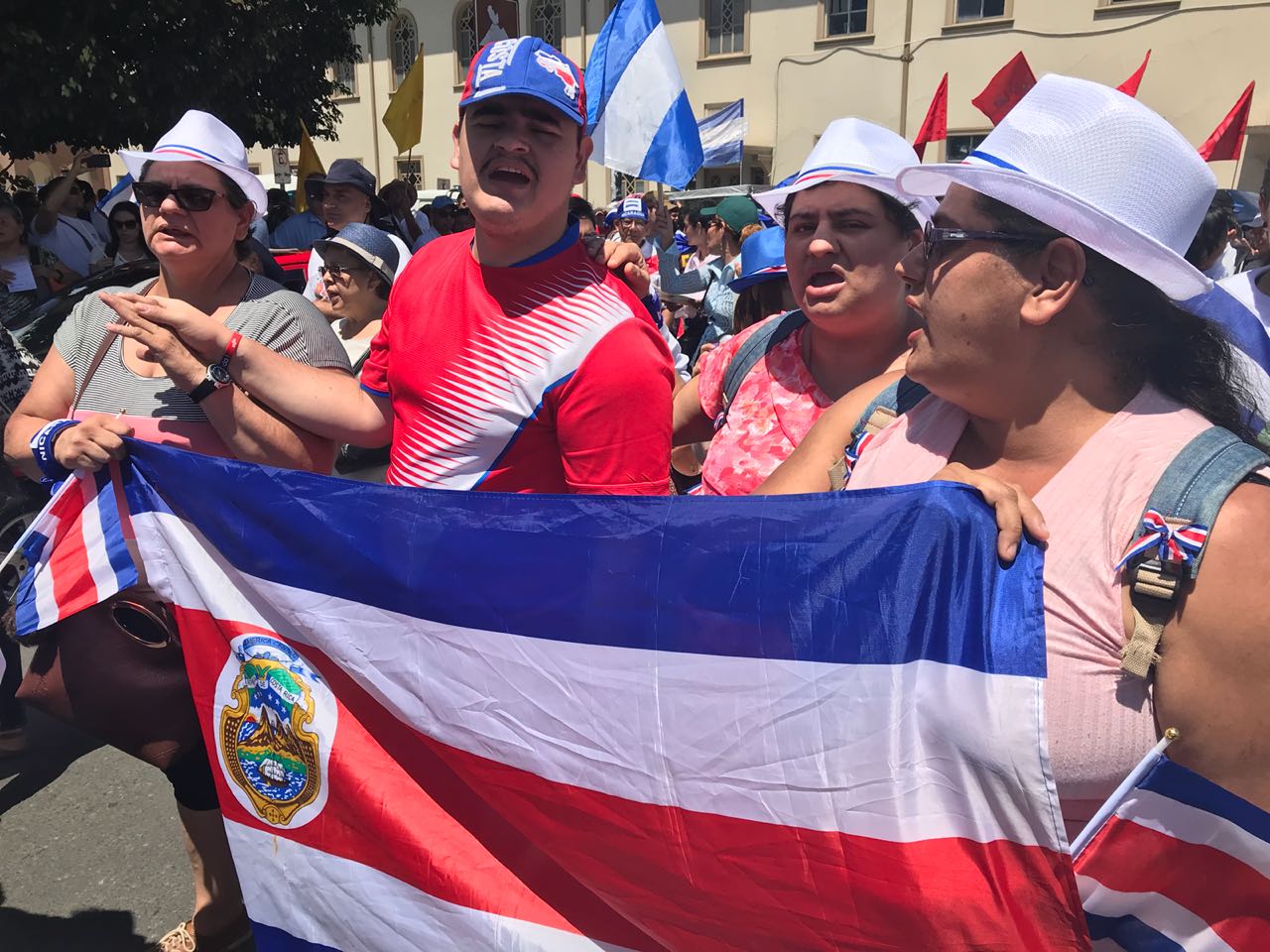 IMÁGENES Exitosa marcha contra la Xenofobia en Costa Rica