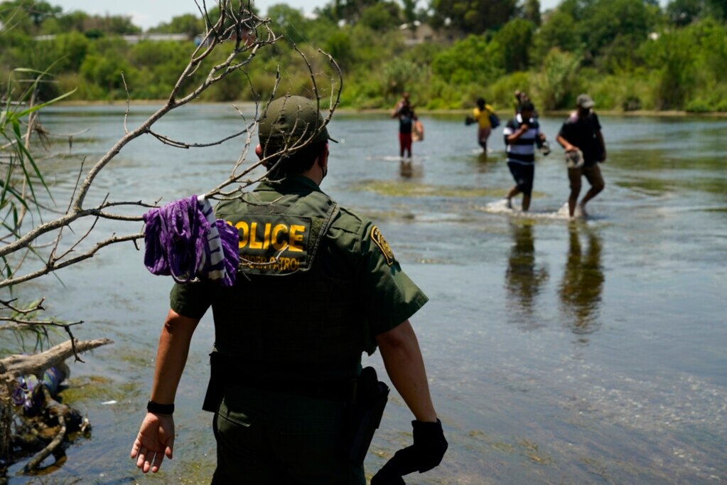 Niña venezolana muere cruzando el río entre México y EE.UU.