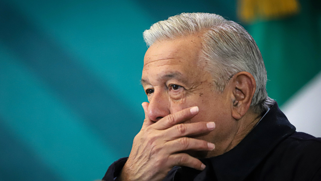 López Obrador queda al borde del llanto al recordar la infancia de sus hijos 