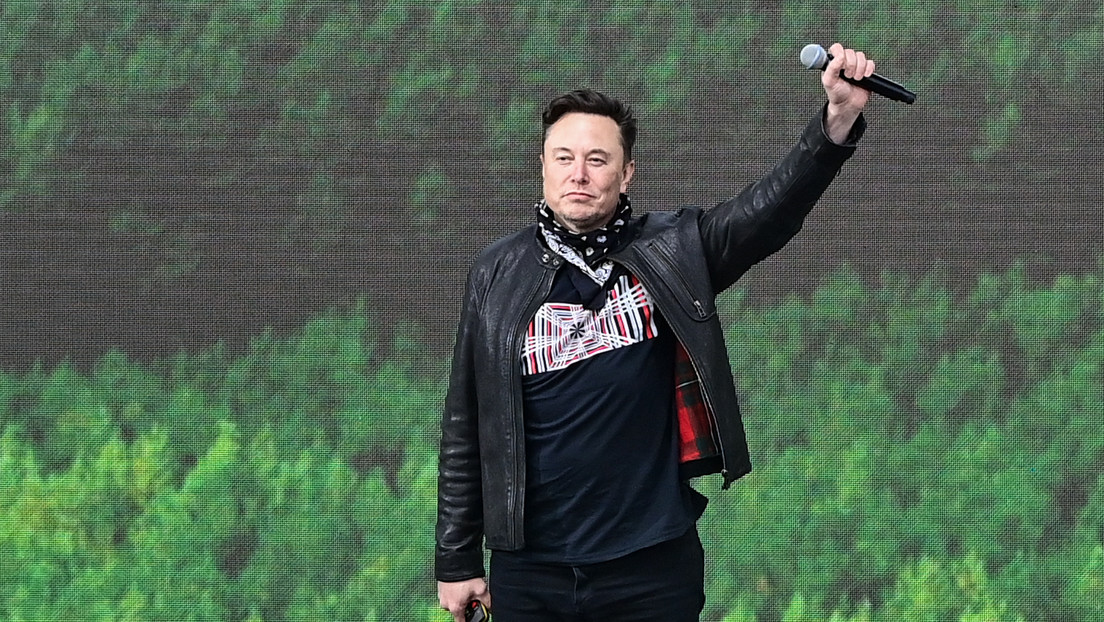 Tesla pagará 3 meses de sueldo a ucranianos que fueron llamados a defender su país