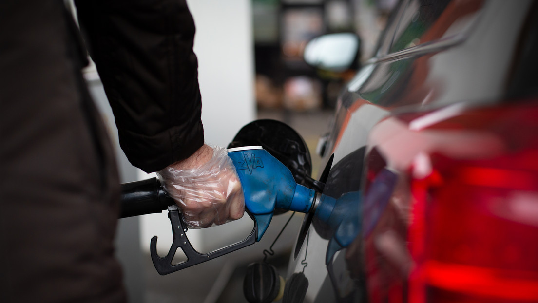 Por primera vez, el precio del diésel supera al de la gasolina en España