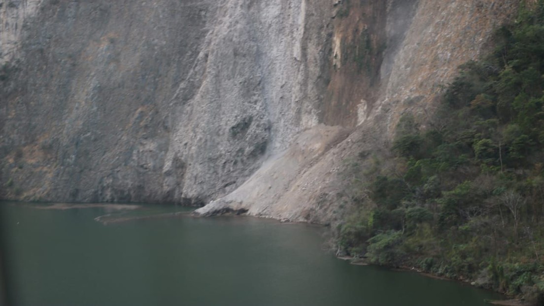 Un alud de rocas se desprende del cañón del Sumidero en México poco después de un sismo