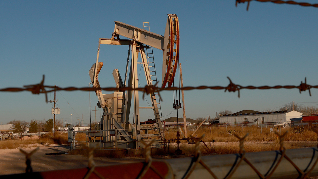 Si los países occidentales renuncian al petróleo de Rusia, los precios mundiales podrían subir hasta 300 dólares el barril