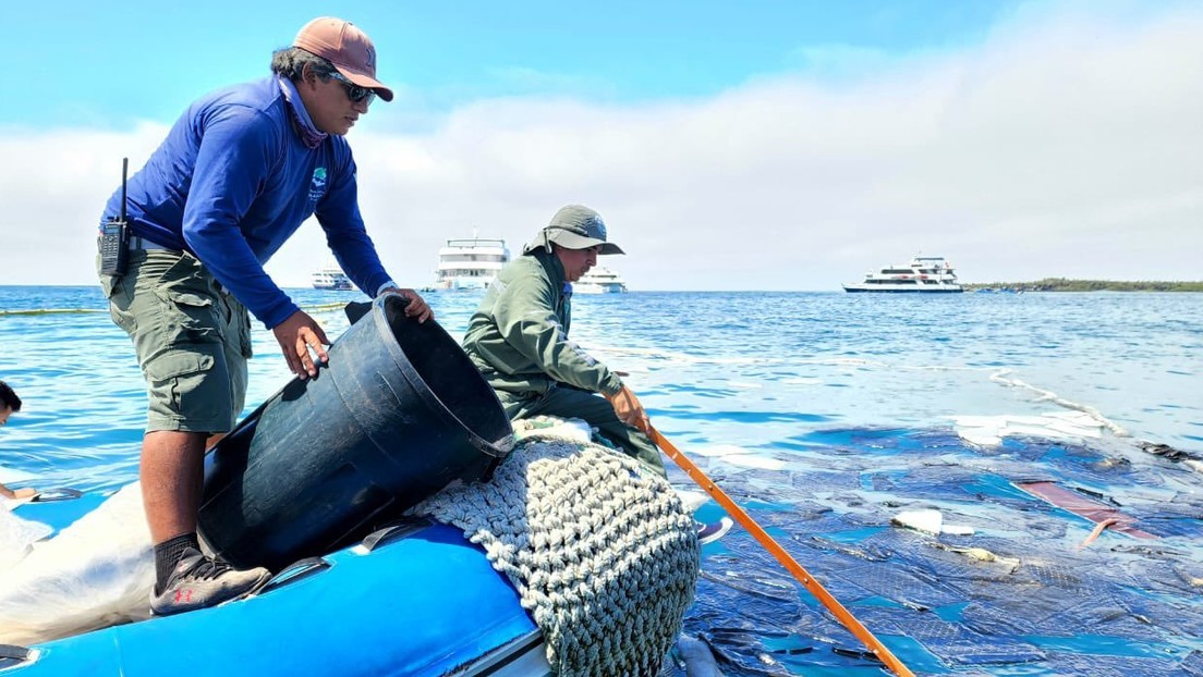 Emergencia ambiental tras el naufragio de un barco que transportaba 2.000 galones de diésel en las Islas Galápagos