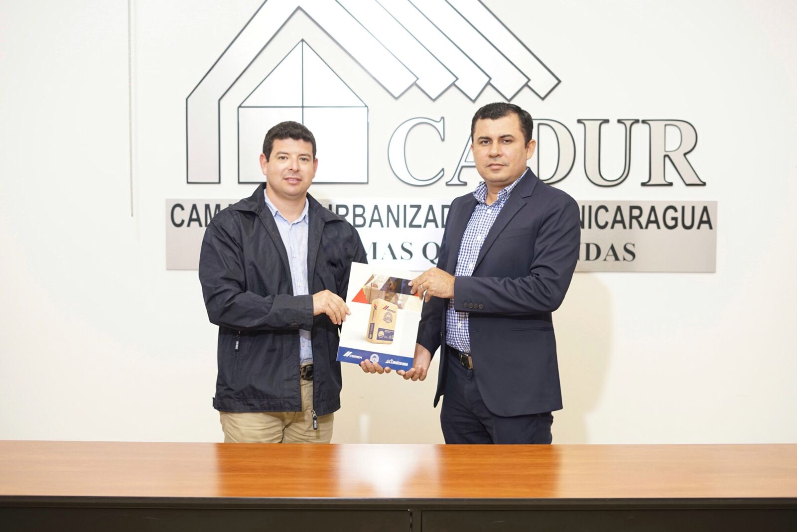CEMEX y CADUR firman convenio de cooperación para una construcción sustentable de viviendas