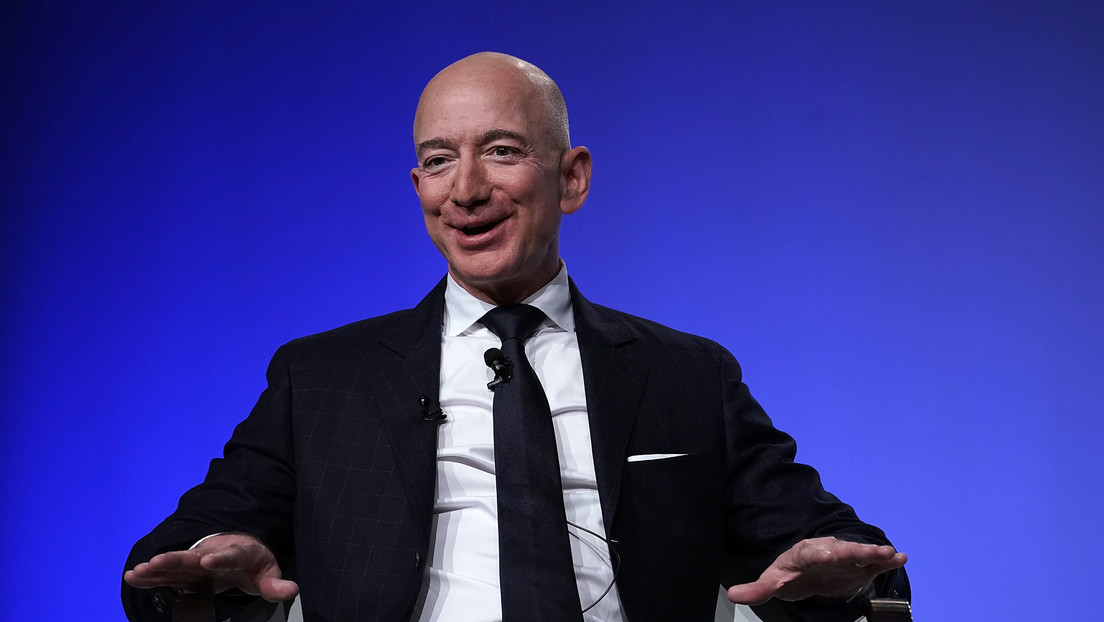 Jeff Bezos critica a Joe Biden por querer subir los impuestos a "los más ricos"