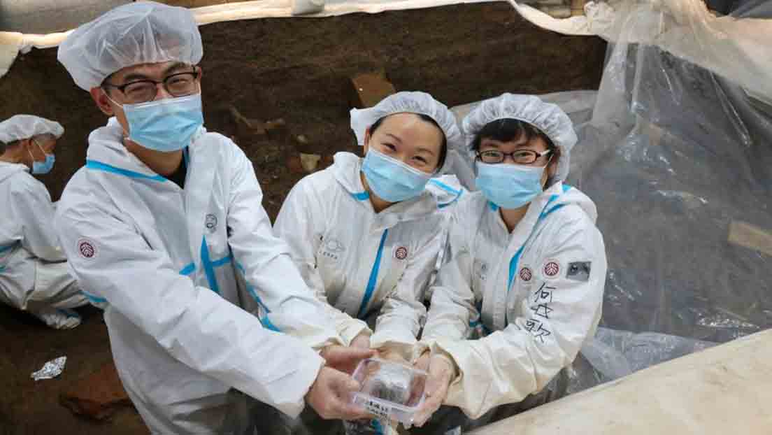 arqueólogos chinos Encuentran los restos de una mujer a quien le amputaron un pie como castigo en China