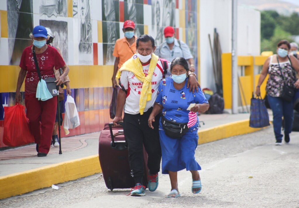 Petro se comunica con Maduro para reabrir la frontera colombo-venezolana
