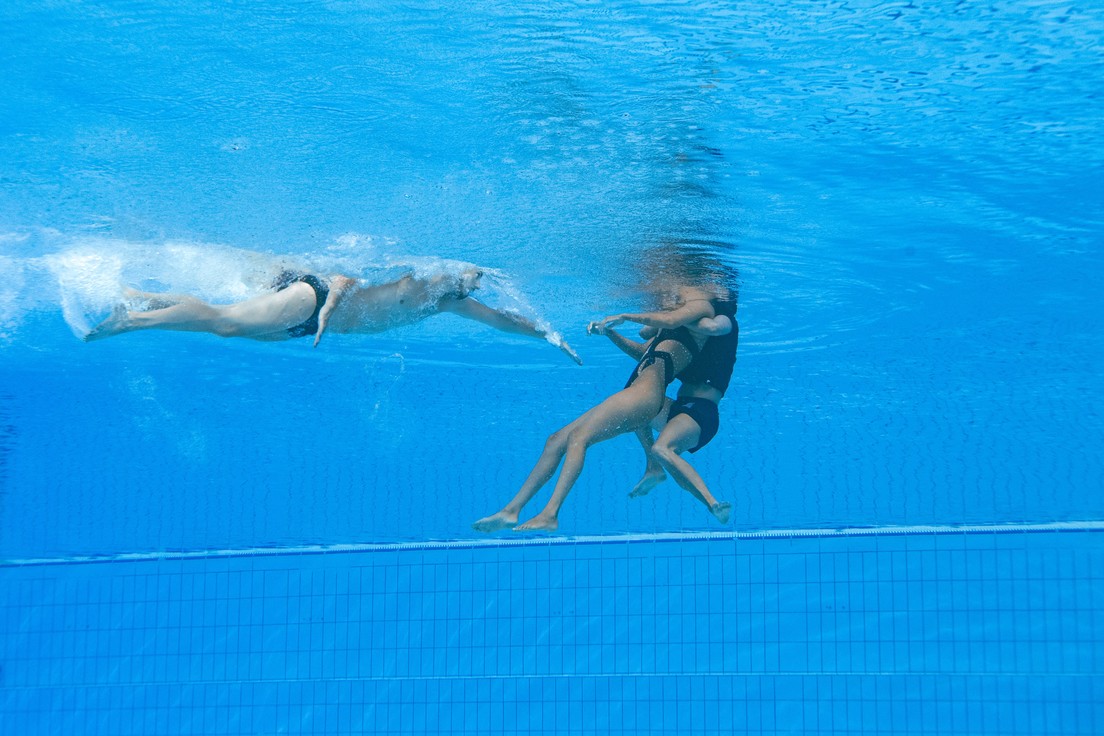 Dramático rescate de una nadadora en el Mundial de Budapest (FOTOS)