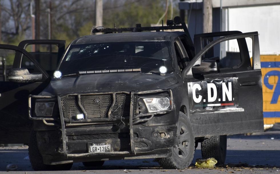 Un convoy de camionetas blindadas mata a seis policías en el norte de México