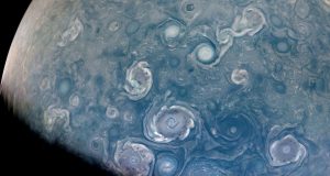 Captan unas poderosas tormentas 'hipnóticas' sobre el polo norte de Júpiter