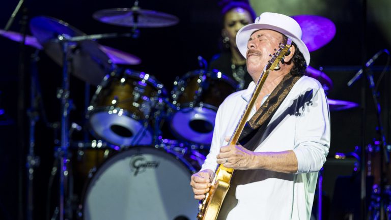 El guitarrista Carlos Santana fue trasladado a una sala de emergencias