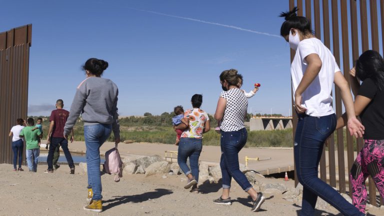 Washington D.C. pide ayuda a la Guardia Nacional para atender la "crisis humanitaria" por la llegada de 4.000 migrantes