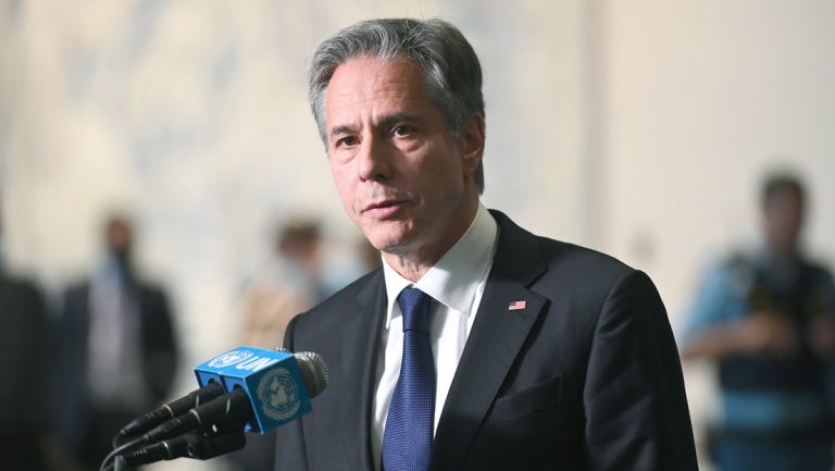 Blinken admite que EE.UU. podría usar armas nucleares para defender sus "intereses vitales" y a sus aliados