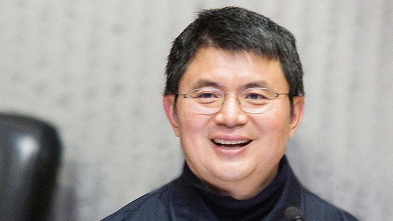 Condenan a 13 años de cárcel a Xiao Jianhua, uno de los hombres más ricos de China