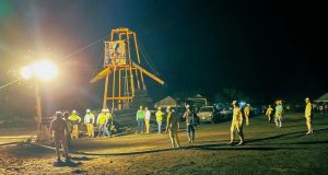 El Gobierno de México emprende una misión para rescatar a 10 mineros atrapados por un derrumbe en Sabinas