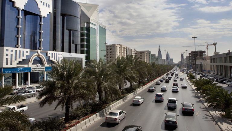La economía de Arabia Saudita crecerá más rápido que la de EE.UU. en 2022