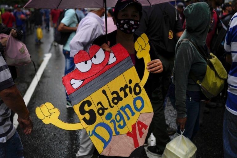 Tras protestas, Maduro destituye a jefe de oficina ONAPRE que fija salarios en Venezuela