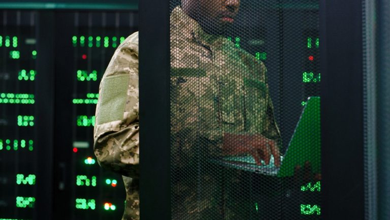 Pekín acusa a Washington de lanzar "decenas de miles" de ciberataques y robar datos confidenciales