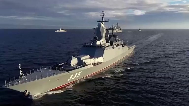 Rusia y China inician ejercicios navales en el mar de Japón