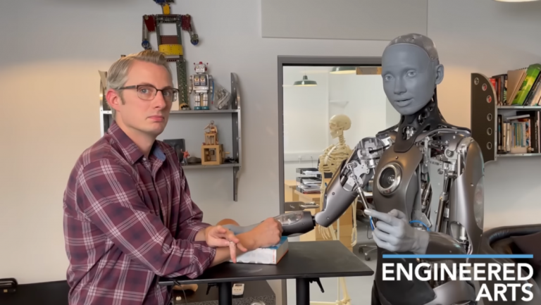 Un robot humanoide asegura que los androides "nunca dominarán el mundo"