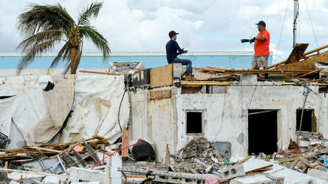 Florida expulsa a migrantes indocumentados y luego acude a ellos para paliar los efectos del huracán Ian Florida expulsa a migrantes indocumentados y luego acude a ellos para paliar los efectos del huracán Ian