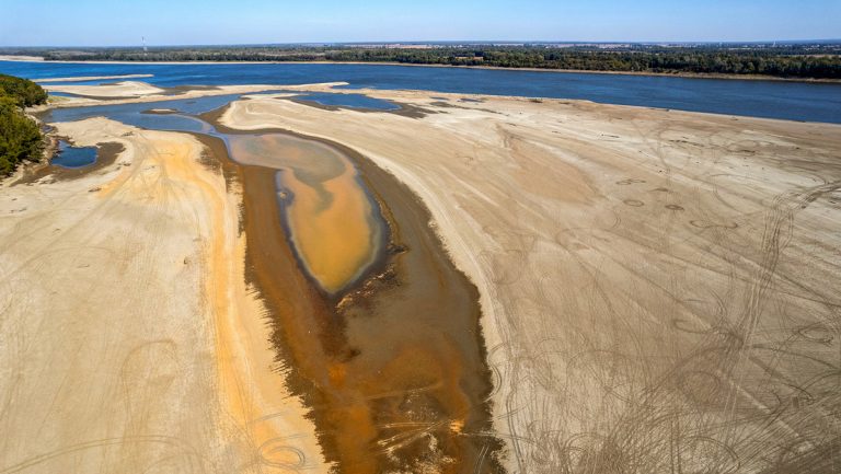La caída del nivel del río Misisipi amenaza a EE.UU.