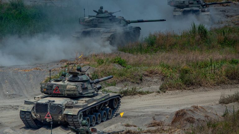 Taiwán realiza un simulacro con fuego real en medio de la creciente tensión con China