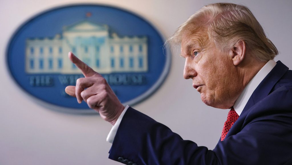 Trump advierte que "la estupidez" de Joe Biden podría provocar la Tercera Guerra Mundial