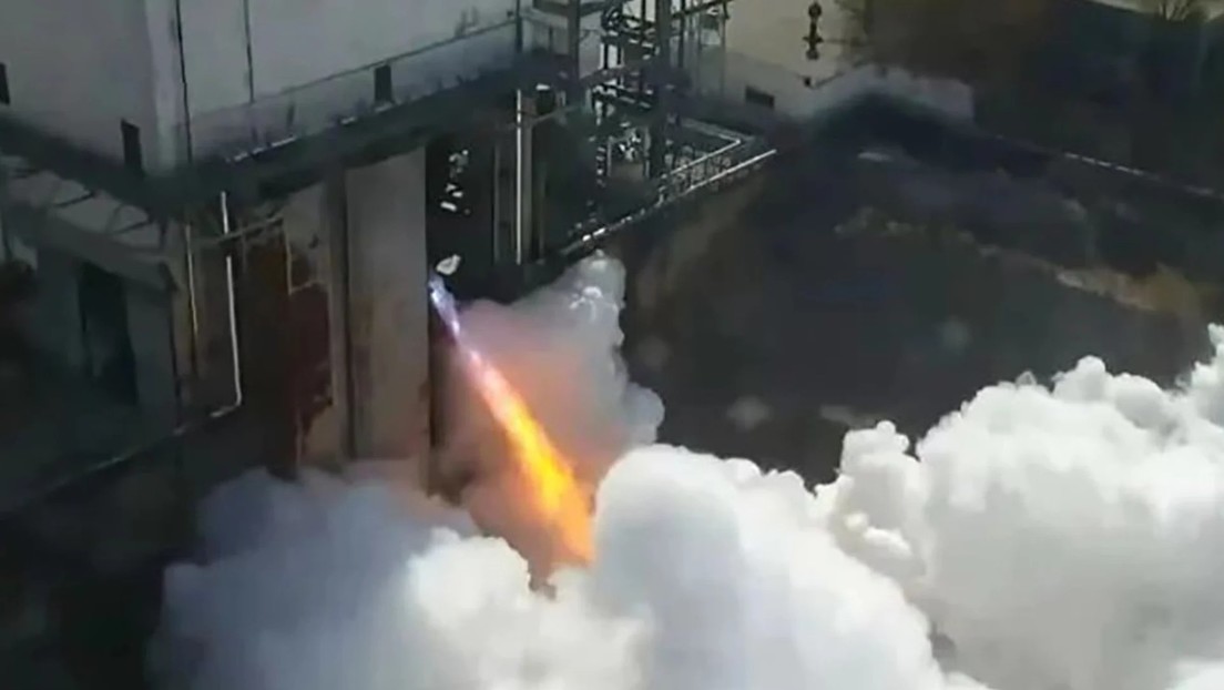 China prueba el que sería el motor de cohete espacial de combustible líquido más potente del mundo