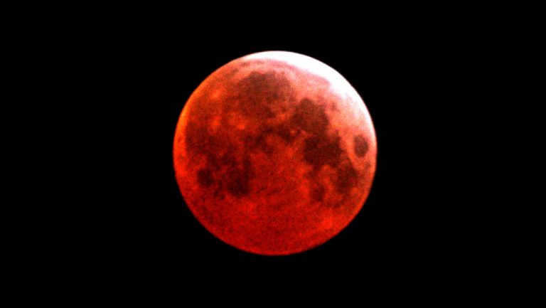 Dónde y cuándo se podrá ver el último eclipse lunar total que tendrá lugar en 3 años