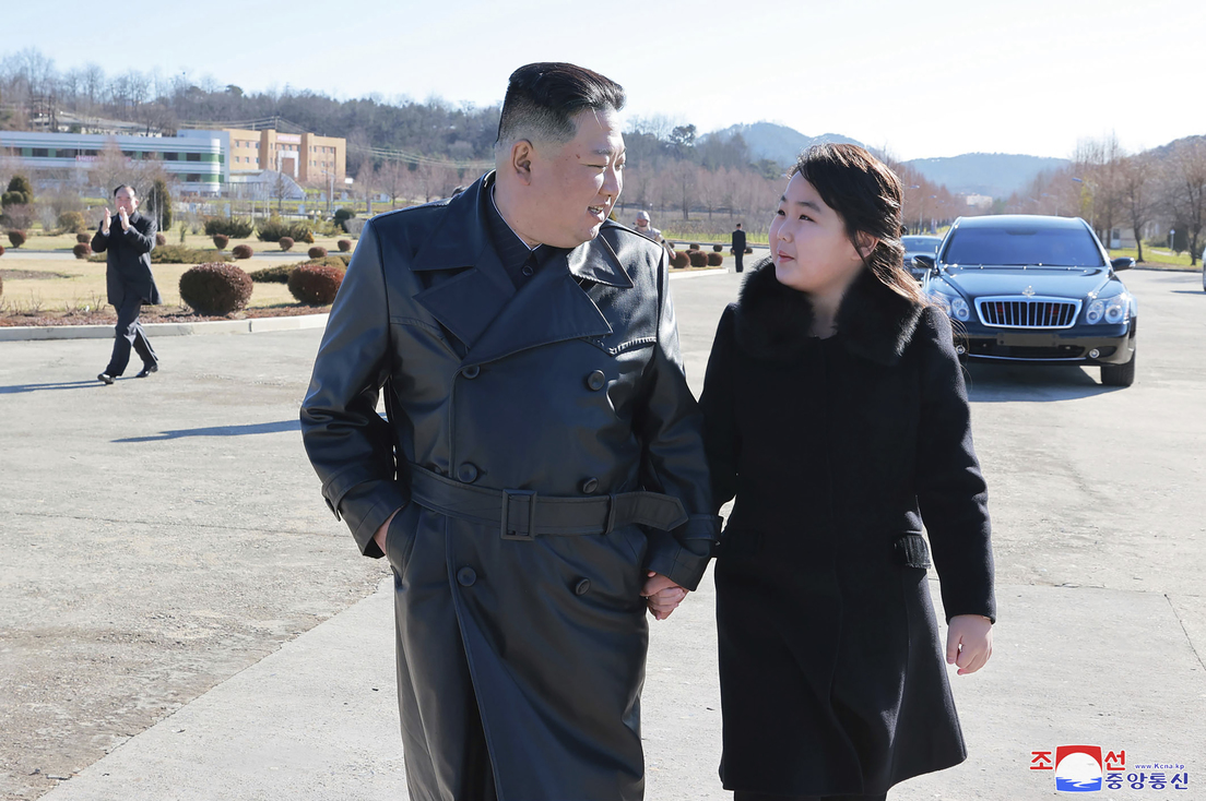 Kim Jong-un aparece en público con su hija menor por segunda vez
