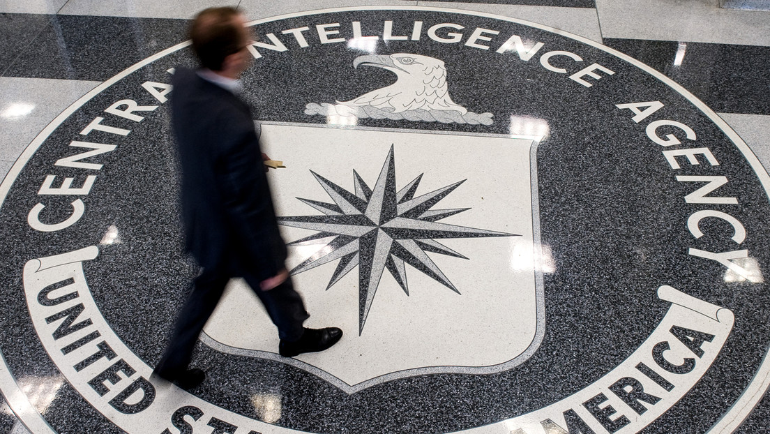 La CIA anuncia planes para reclutar como espías a ciudadanos rusos