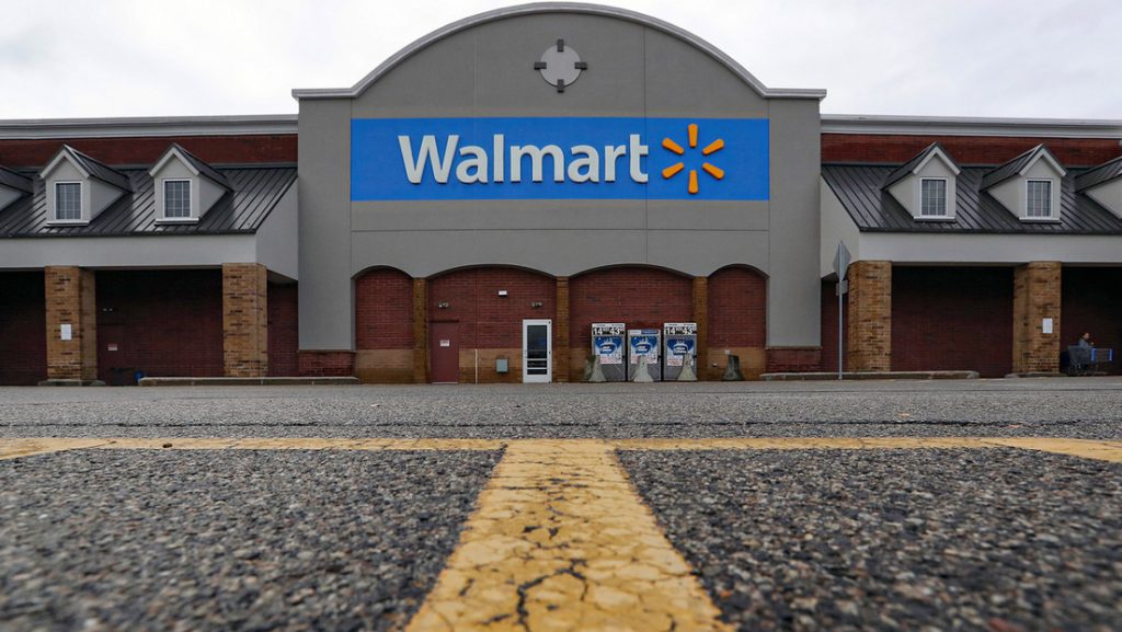 Más de 20 personas asaltan un supermercado Walmart en EE.UU.