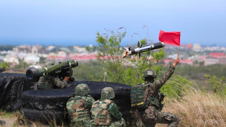Taiwán realiza simulacros con fuego real y sistemas estadounidenses Javelin