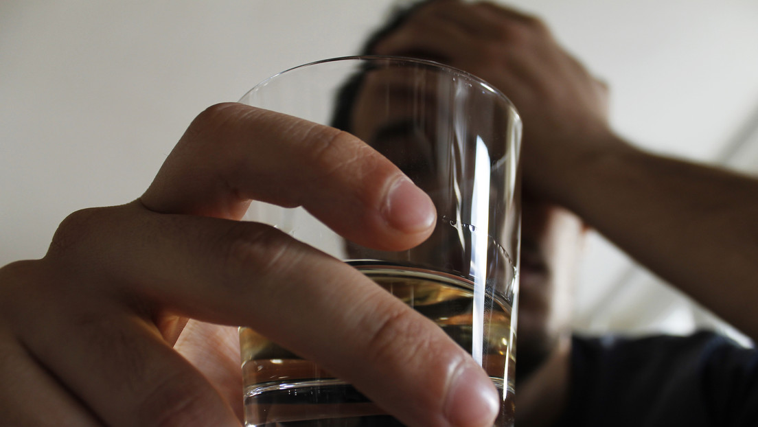 Un joven descubre que tiene cáncer tras beber unas cervezas y experimentar una resaca interminabl Un joven descubre que tiene cáncer tras beber unas cervezas y experimentar una resaca interminabl
