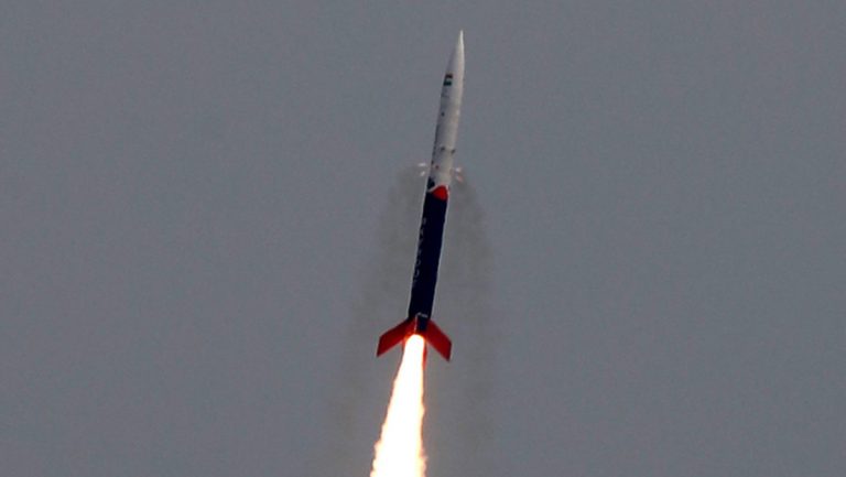 la India lanza su primer cohete espacial privado