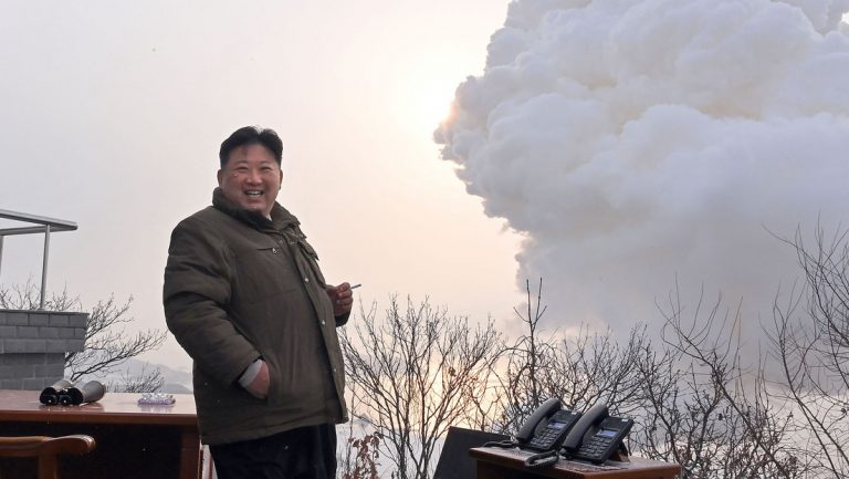 Corea del Norte prueba un "motor de combustible sólido de alto empuje"