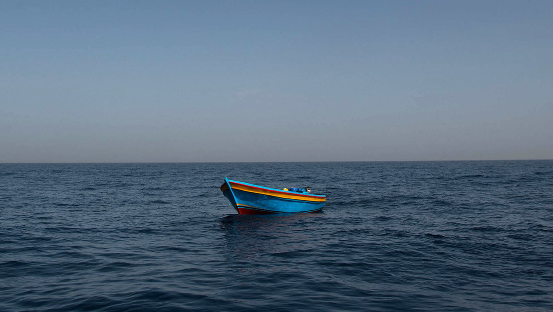 Desaparecen 50 personas en una patera que intentaba llegar a las Islas Canarias