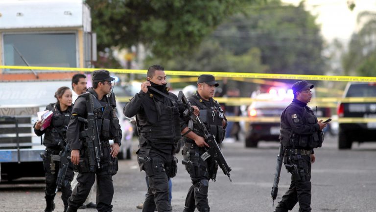 Enfrentamientos entre bandas del crimen organizado dejan 8 muertos