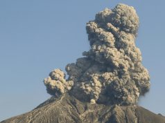 Entra en erupción el volcán Sakurajima en Japón