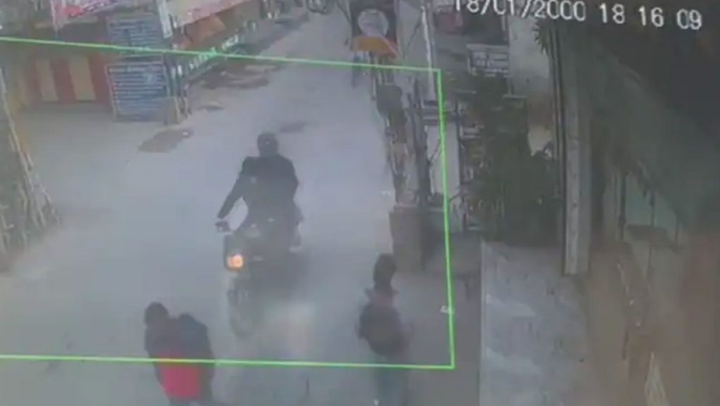 Estudiante de 17 años sufre un ataque con ácido en el rostro en una calle de la India