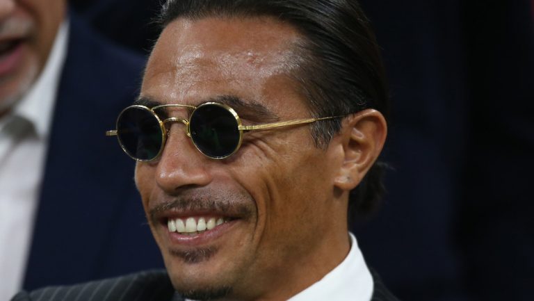La FIFA investiga el "acceso indebido" de 'Salt Bae' a la cancha tras la final del Mundial