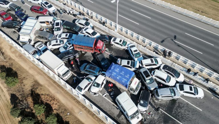 La niebla provoca un accidente con más de 200 vehículos implicados en China