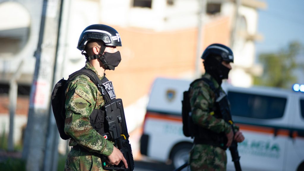 Asesinan a balazos a cinco personas en una vivienda